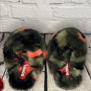 Sorel Go Mail Run women's faux fur slippers